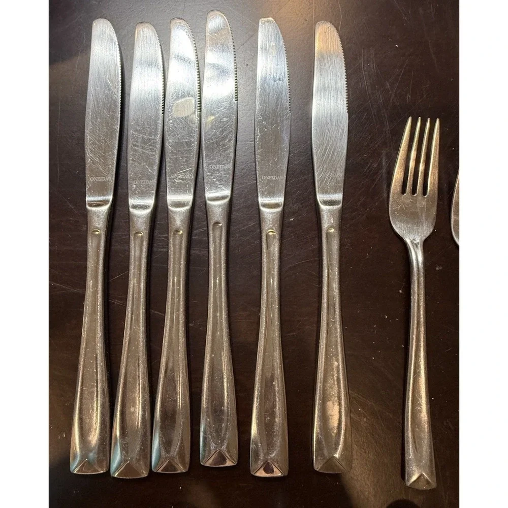 Oneida Gala Impulse Stainless Flatware Lot 29 Pc Silverware Spoons Forks Knives